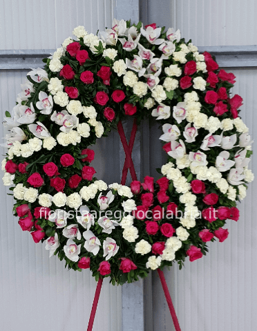 Corona funebre con tipo fiori da concordare