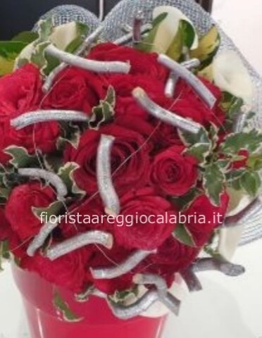 rose rosse e mitsmata argento ( variabile )
