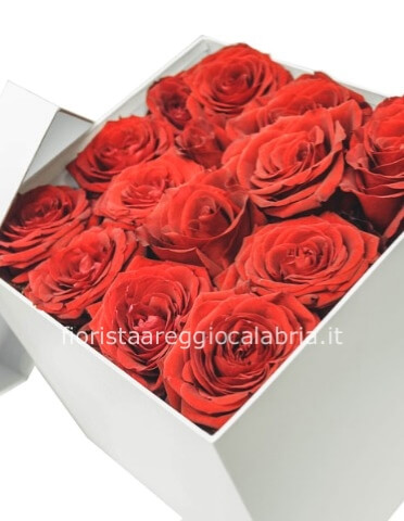 scatola quadra con rose